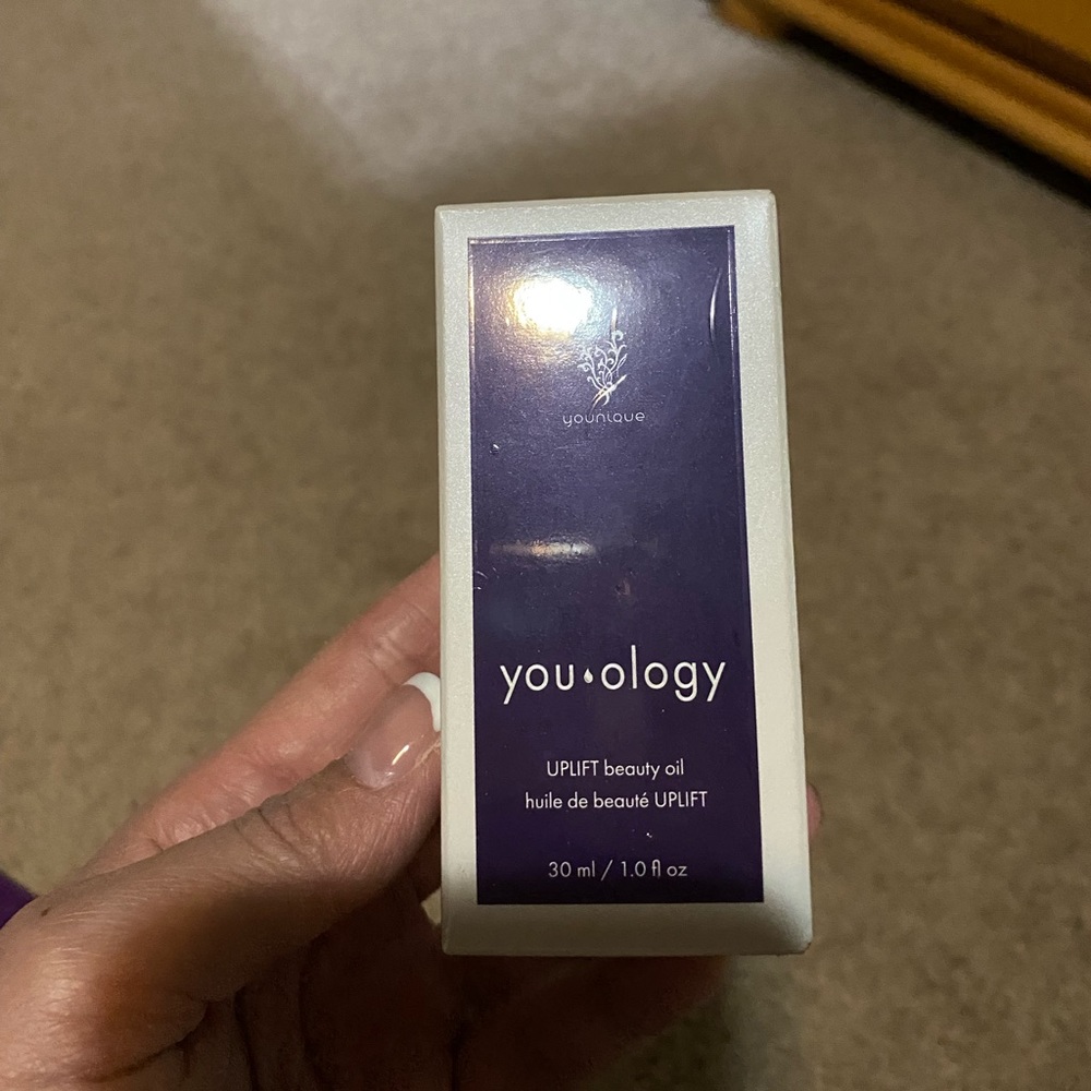 Younique brand new uplift beauty oil
